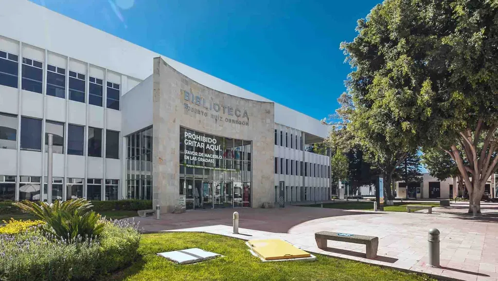 Biblioteca de universidad en Querétaro