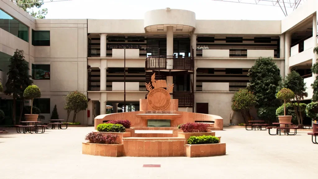 Explanada Campus Toluca