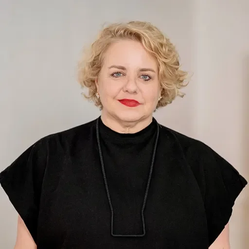 Mariana Amatullo, Decana de la Escuela de Arquitectura, Arte y Diseño