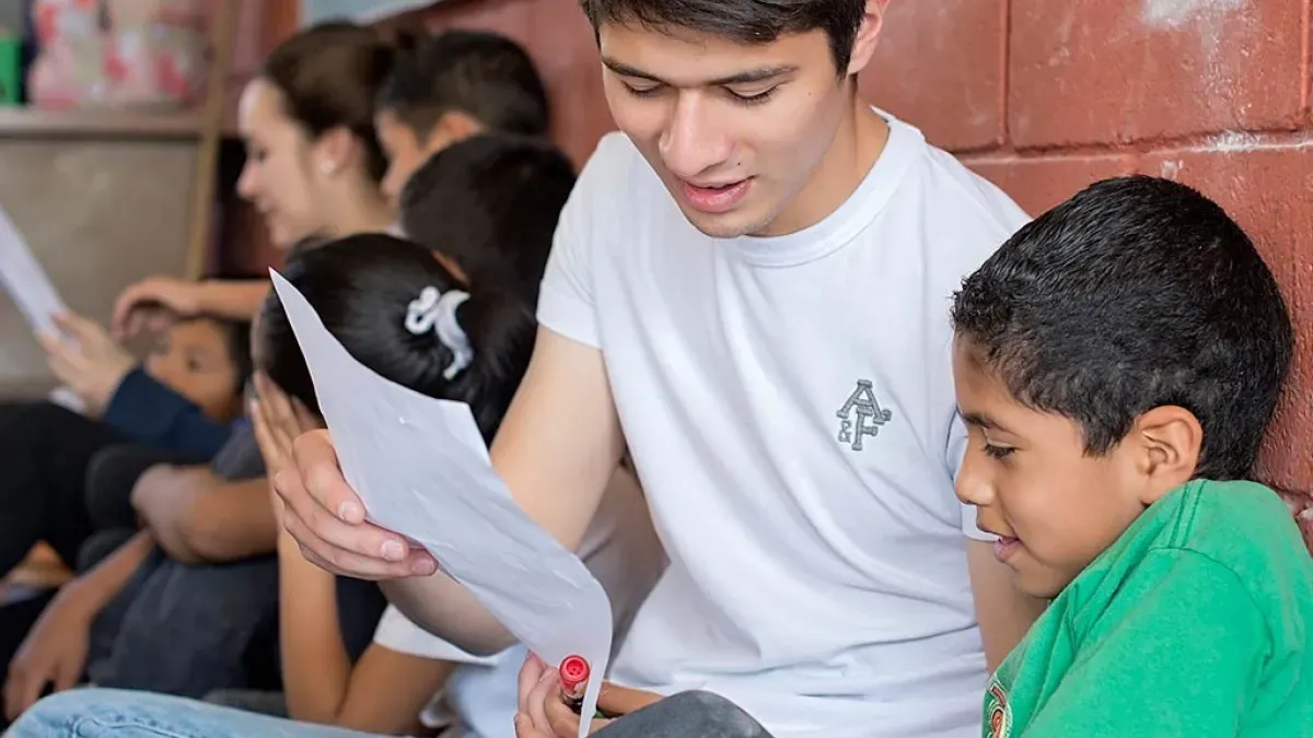 Servicio social en escuela