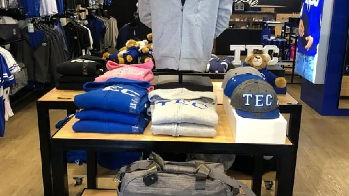 Interior Tienda TECStore Querétaro
