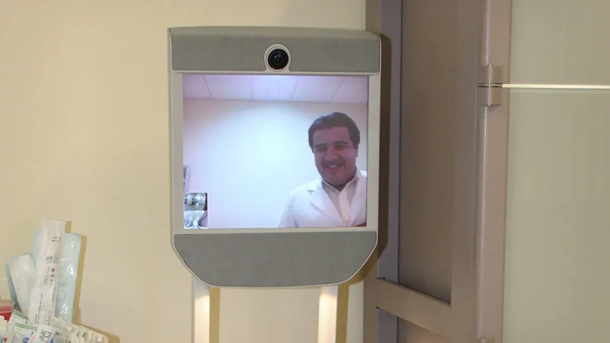 robot tec salud COVID-19